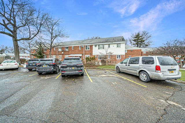 1346 Bell Blvd 211, Bayside, NY 11360