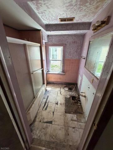 234 Filmore St, Phillipsburg Town, NJ 08865