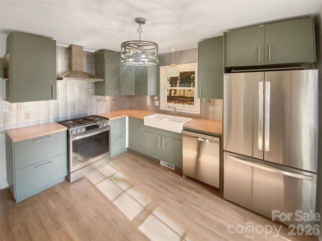 4661 Easthaven Drive, Charlotte, NC 28212