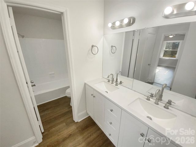 4661 Easthaven Drive, Charlotte, NC 28212