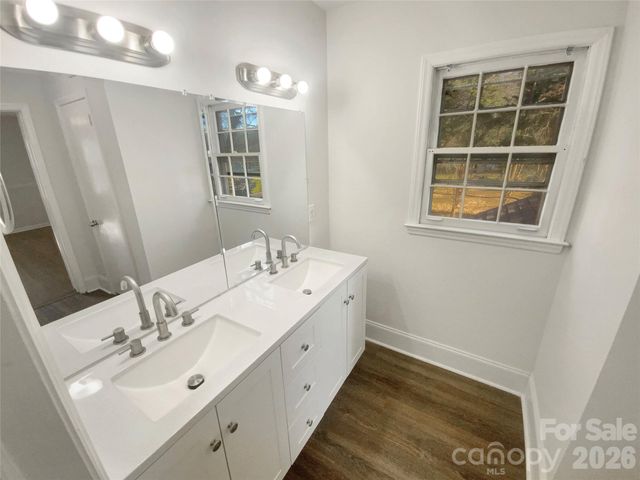 4661 Easthaven Drive, Charlotte, NC 28212