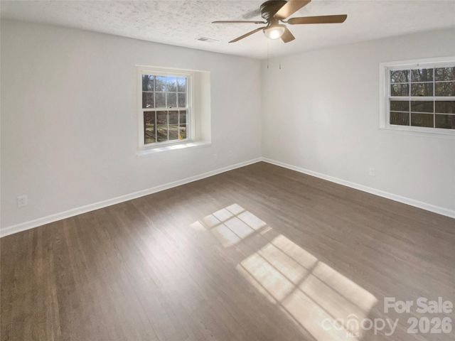 4661 Easthaven Drive, Charlotte, NC 28212