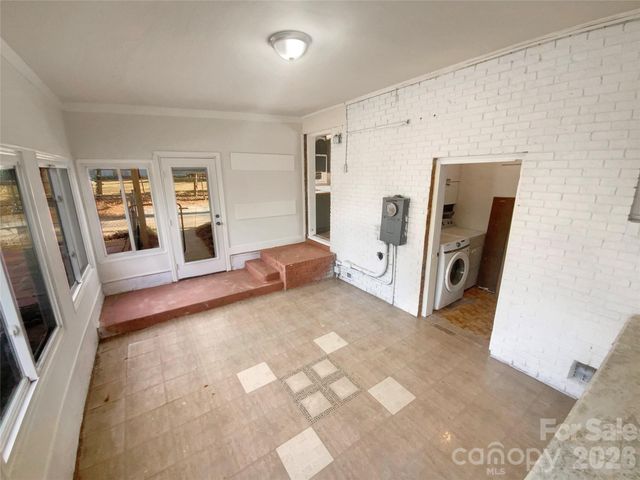 4661 Easthaven Drive, Charlotte, NC 28212