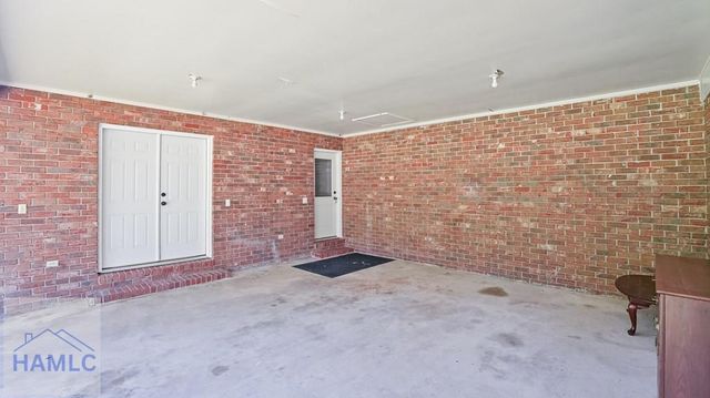 285 Knotty Pine Road, Jesup, GA 31545