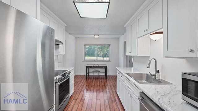 285 Knotty Pine Road, Jesup, GA 31545