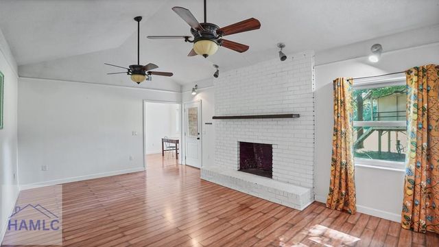 285 Knotty Pine Road, Jesup, GA 31545