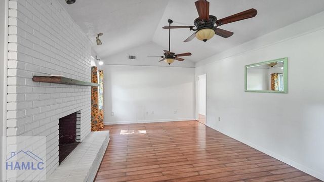 285 Knotty Pine Road, Jesup, GA 31545