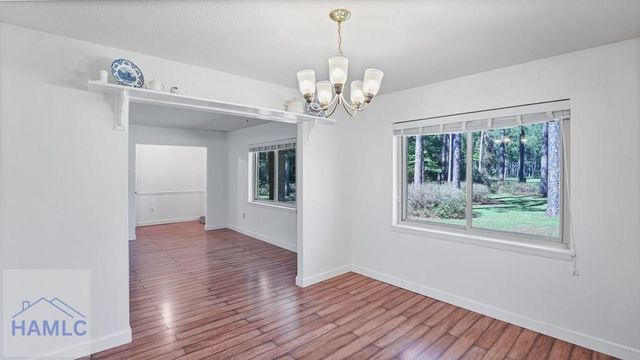 285 Knotty Pine Road, Jesup, GA 31545
