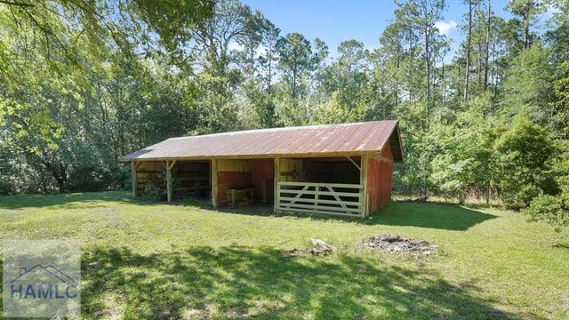 285 Knotty Pine Road, Jesup, GA 31545