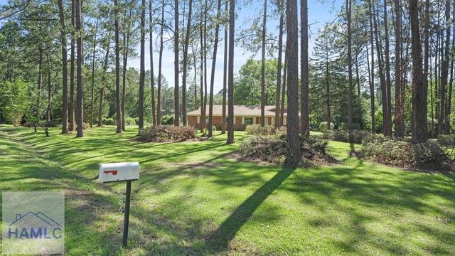 285 Knotty Pine Road, Jesup, GA 31545