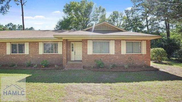 285 Knotty Pine Road, Jesup, GA 31545