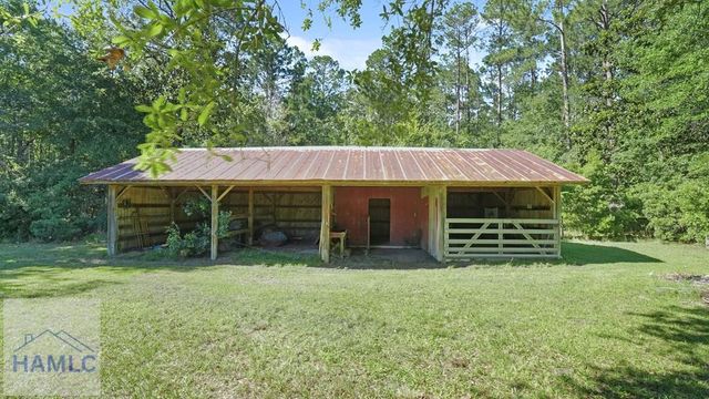285 Knotty Pine Road, Jesup, GA 31545