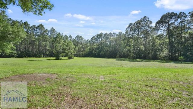 285 Knotty Pine Road, Jesup, GA 31545