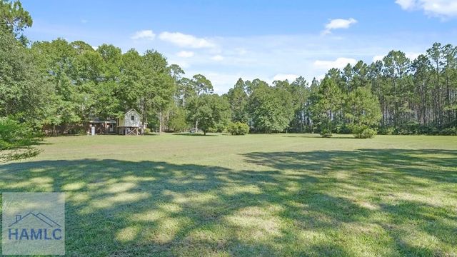 285 Knotty Pine Road, Jesup, GA 31545
