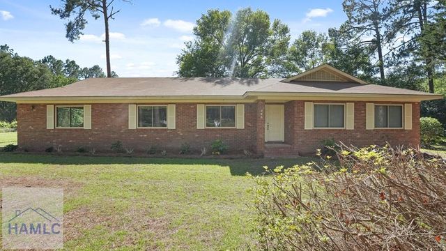 285 Knotty Pine Road, Jesup, GA 31545