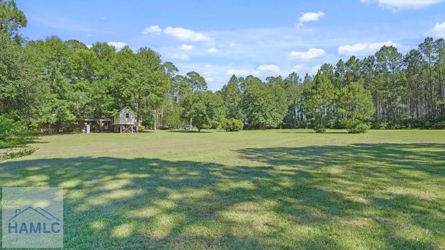 285 Knotty Pine Road, Jesup, GA 31545