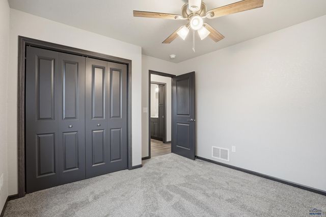 421 YELNER DR, Box Elder, SD 57719