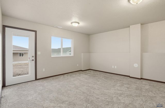 421 YELNER DR, Box Elder, SD 57719