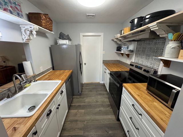 301 Stratford Pl., Murrells Inlet, SC 29576