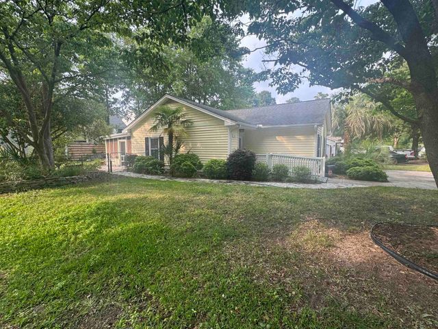 301 Stratford Pl., Murrells Inlet, SC 29576