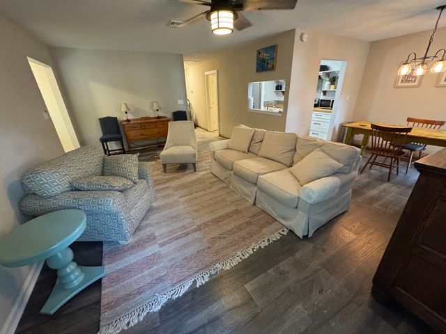 301 Stratford Pl., Murrells Inlet, SC 29576