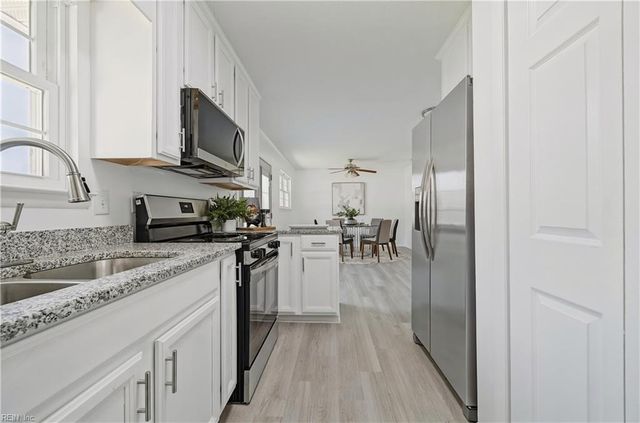 2 Butler Farm RD, Hampton, VA 23666