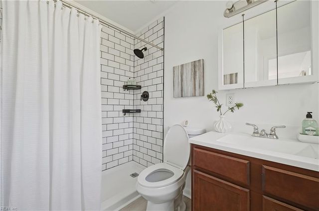 2 Butler Farm RD, Hampton, VA 23666