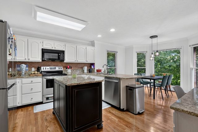 1650 N Plantation Dr, Cookeville, TN 38506