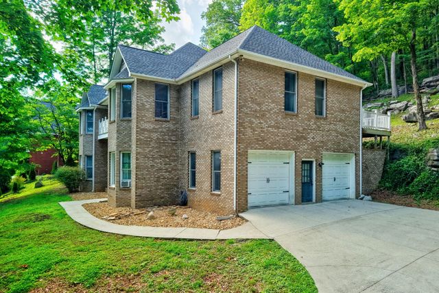 1650 N Plantation Dr, Cookeville, TN 38506