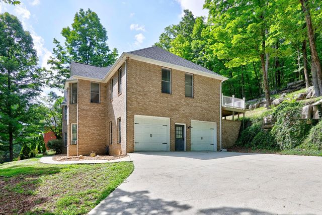1650 N Plantation Dr, Cookeville, TN 38506