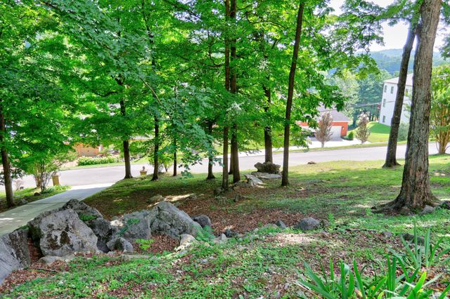 1650 N Plantation Dr, Cookeville, TN 38506