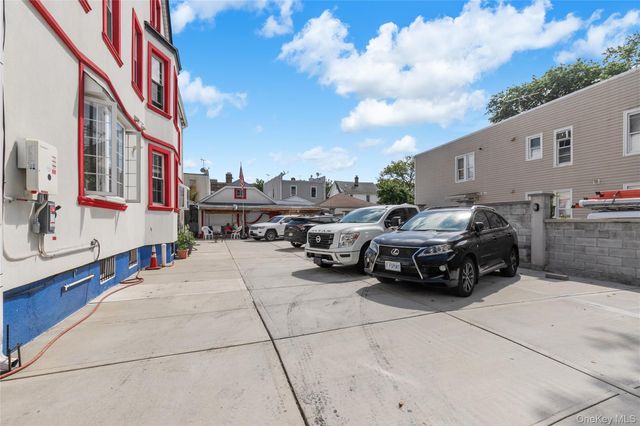 8713 135th Street 3, Kew Gardens, NY 11418