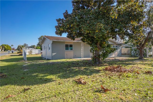 77 Regina Boulevard, Beverly Hills, FL 34465