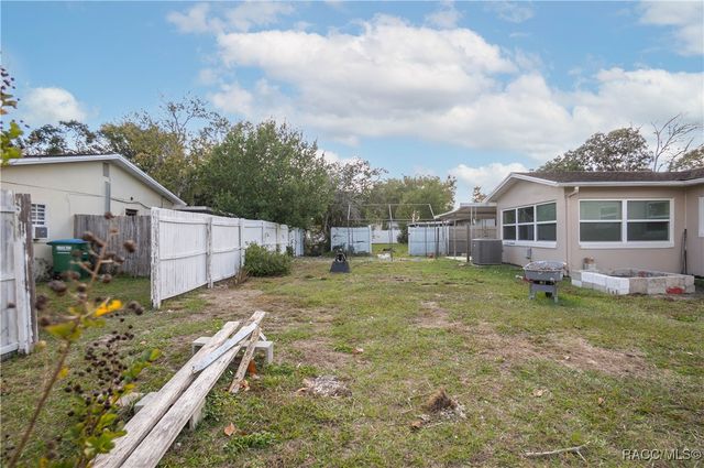 77 Regina Boulevard, Beverly Hills, FL 34465