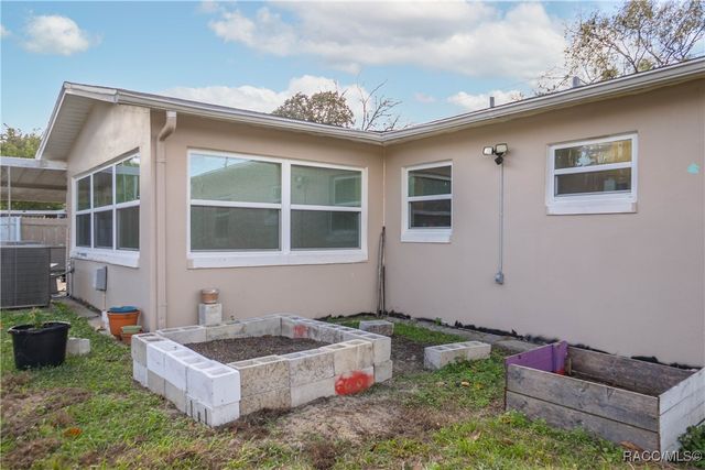 77 Regina Boulevard, Beverly Hills, FL 34465