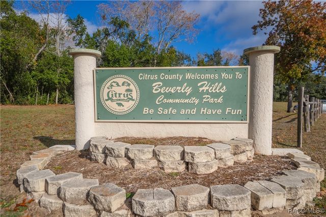 77 Regina Boulevard, Beverly Hills, FL 34465