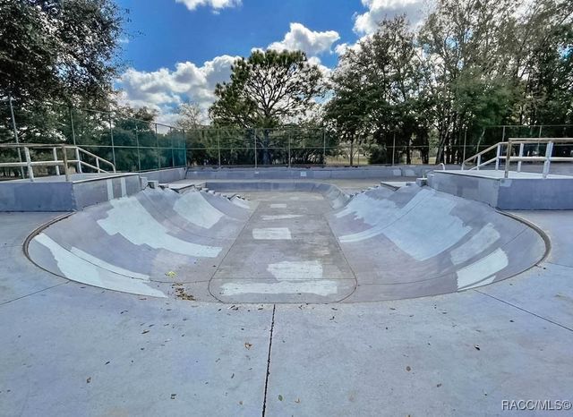 77 Regina Boulevard, Beverly Hills, FL 34465