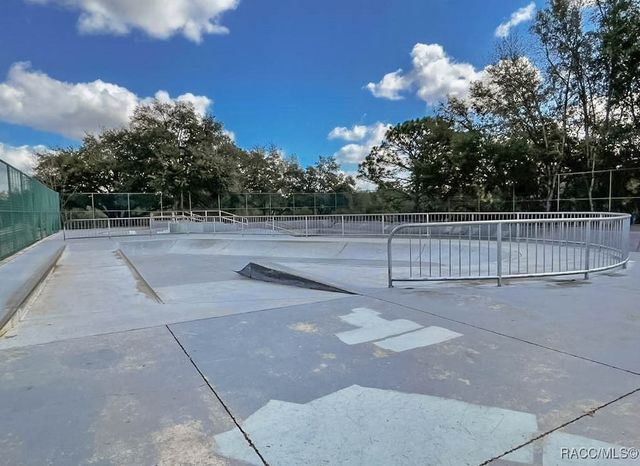 77 Regina Boulevard, Beverly Hills, FL 34465