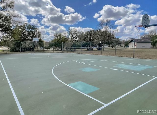 77 Regina Boulevard, Beverly Hills, FL 34465