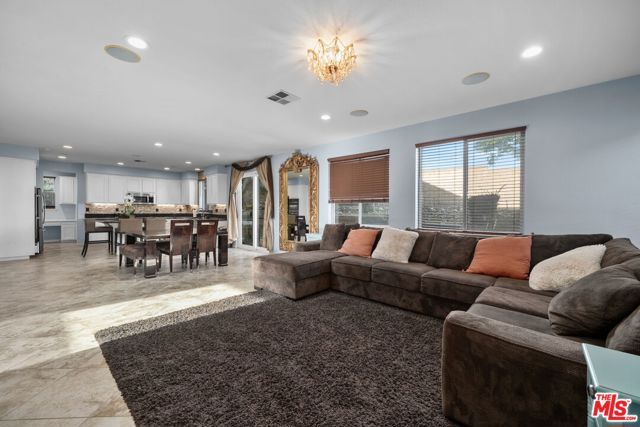 18080 Tanzanite Road, San Bernardino, CA 92407