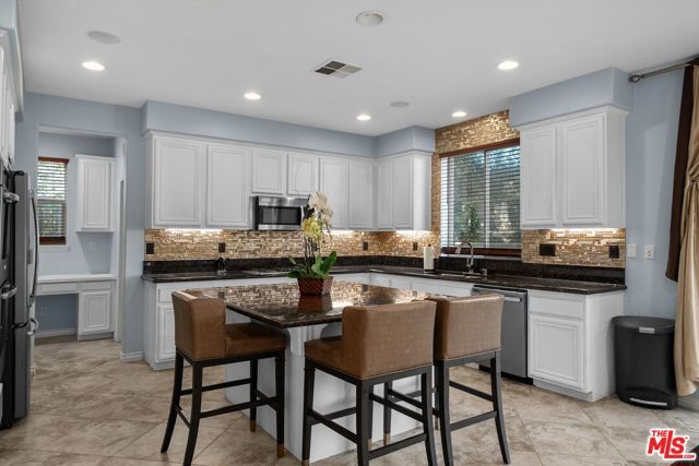 18080 Tanzanite Road, San Bernardino, CA 92407