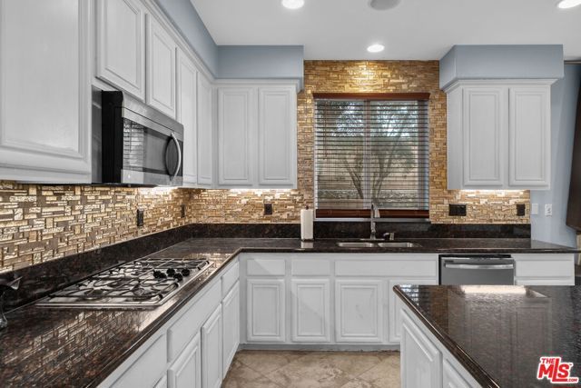 18080 Tanzanite Road, San Bernardino, CA 92407