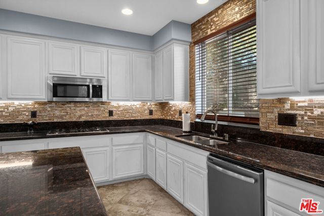 18080 Tanzanite Road, San Bernardino, CA 92407