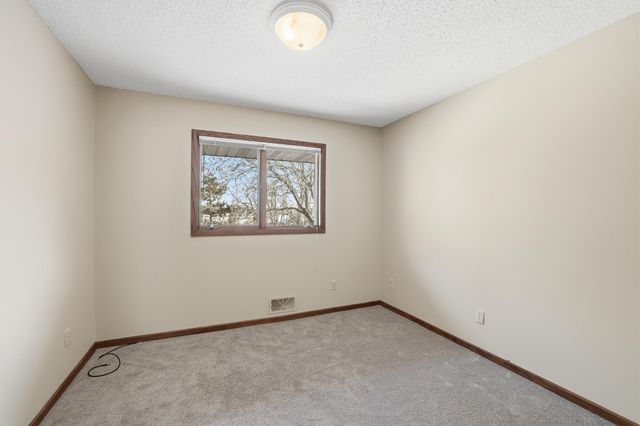 9193 Harkness Avenue S, Cottage Grove, MN 55016