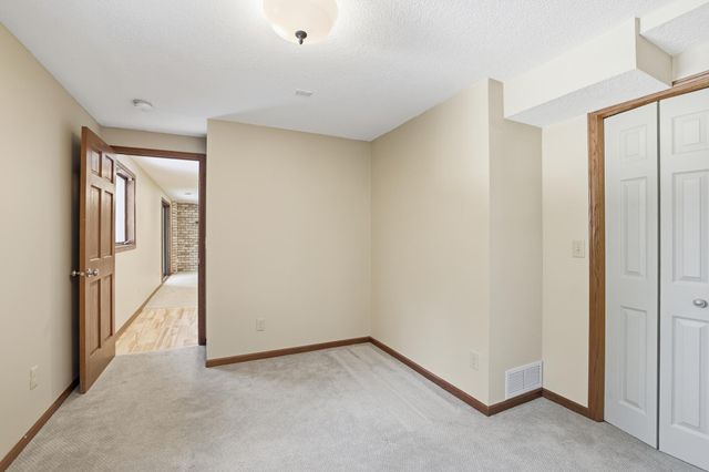 9193 Harkness Avenue S, Cottage Grove, MN 55016