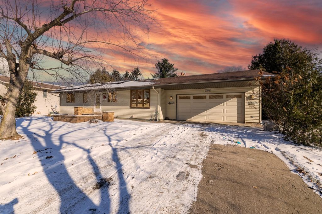 9193 Harkness Avenue S, Cottage Grove, MN 55016