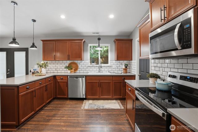 86 Rainier Lane, Port Ludlow, WA 98365