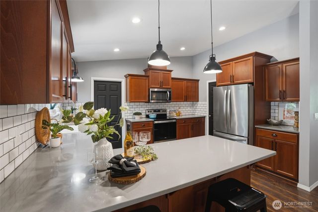 86 Rainier Lane, Port Ludlow, WA 98365