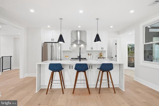 5213 ACACIA AVE, Bethesda, MD 20814
