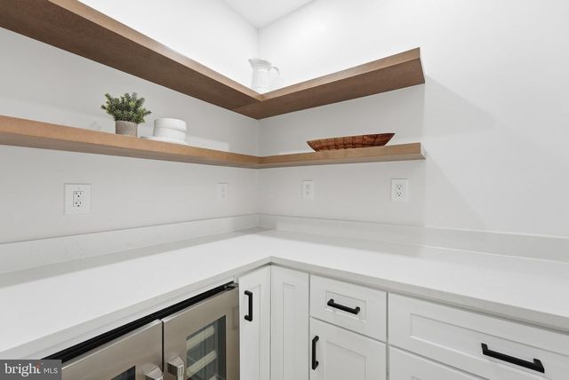5213 ACACIA AVE, Bethesda, MD 20814